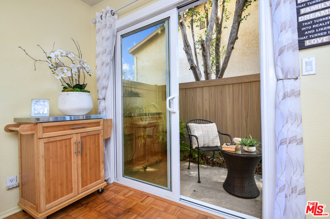 10341 Canoga Ave Unit: 19