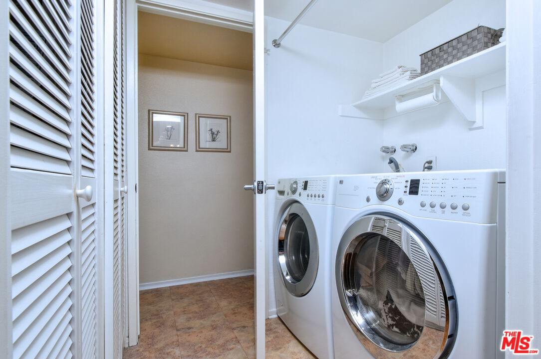 10341 Canoga Ave Unit: 19