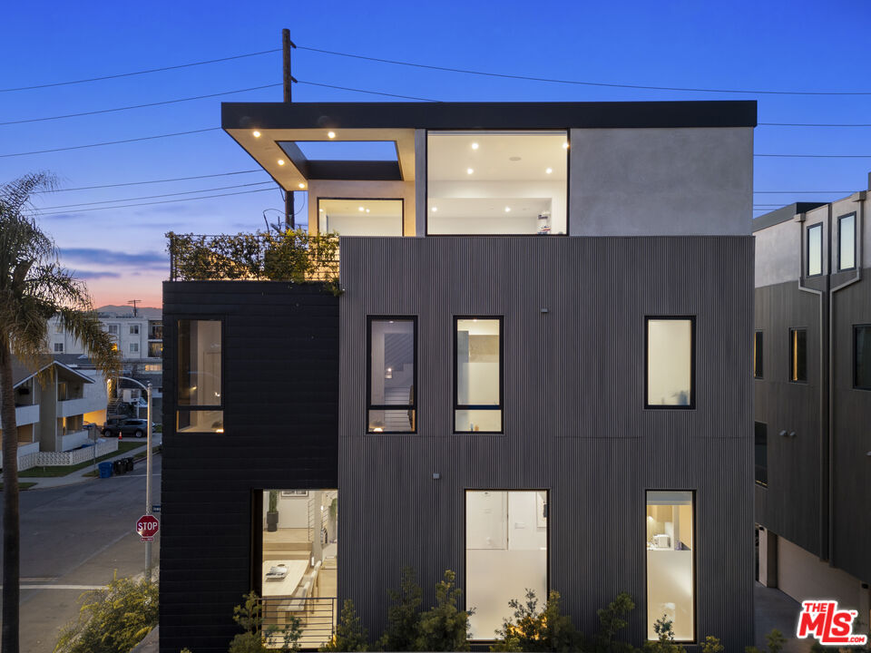 1704 Granville Ave