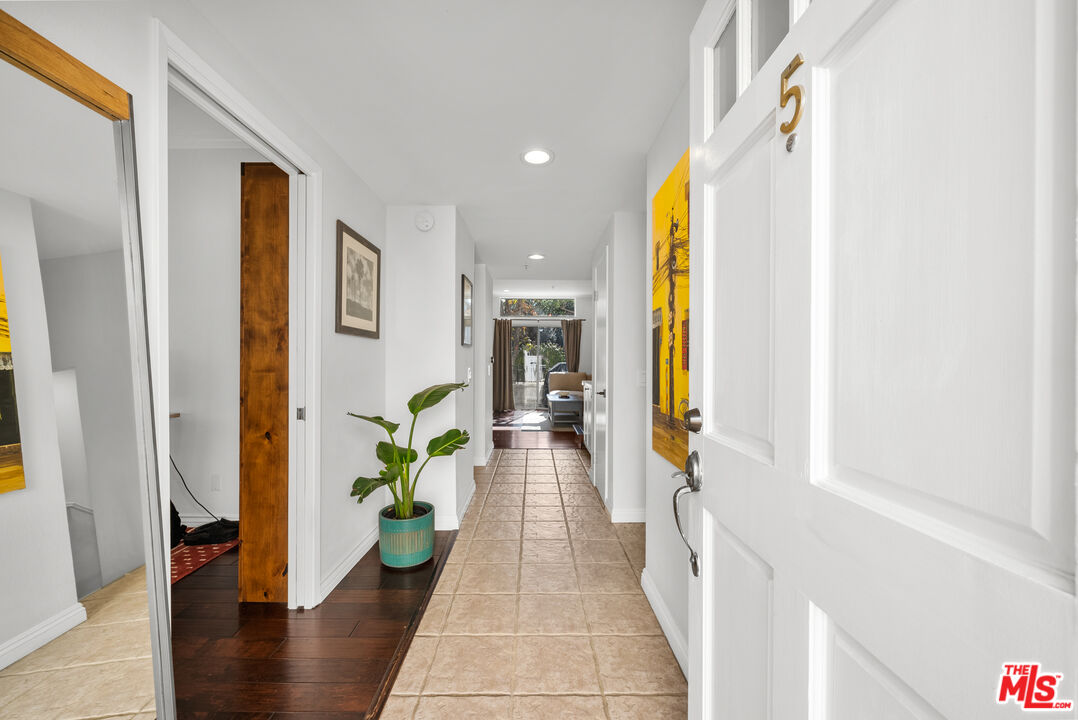 5107 Coldwater Canyon Ave Unit: 5