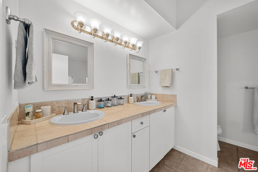 5107 Coldwater Canyon Ave Unit: 5
