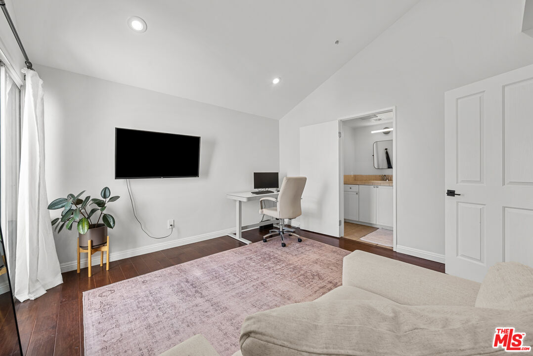 5107 Coldwater Canyon Ave Unit: 5