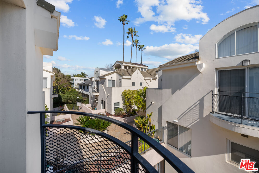 5107 Coldwater Canyon Ave Unit: 5
