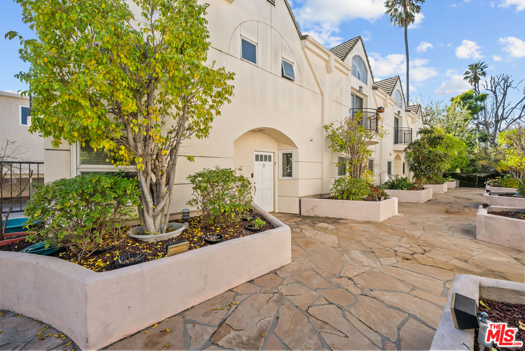5107 Coldwater Canyon Ave Unit: 5