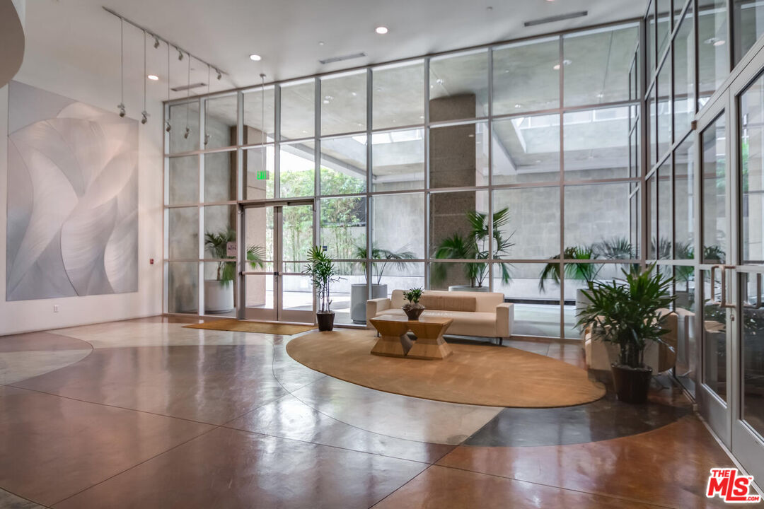801 S Grand Ave Unit: 2007