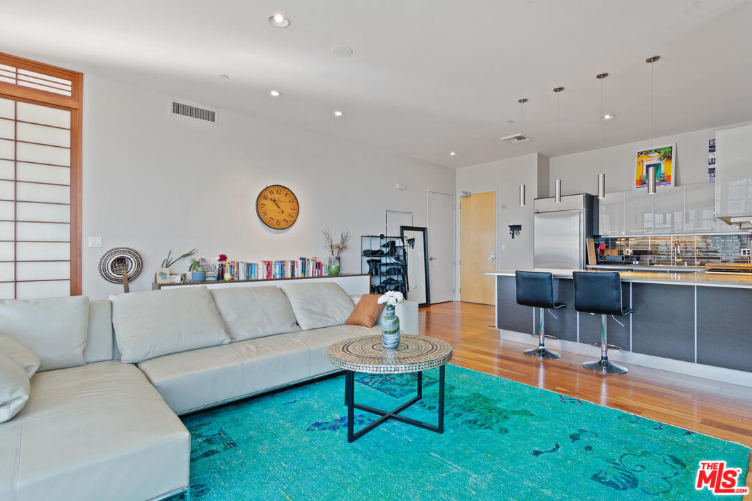 801 S Grand Ave Unit: 2007