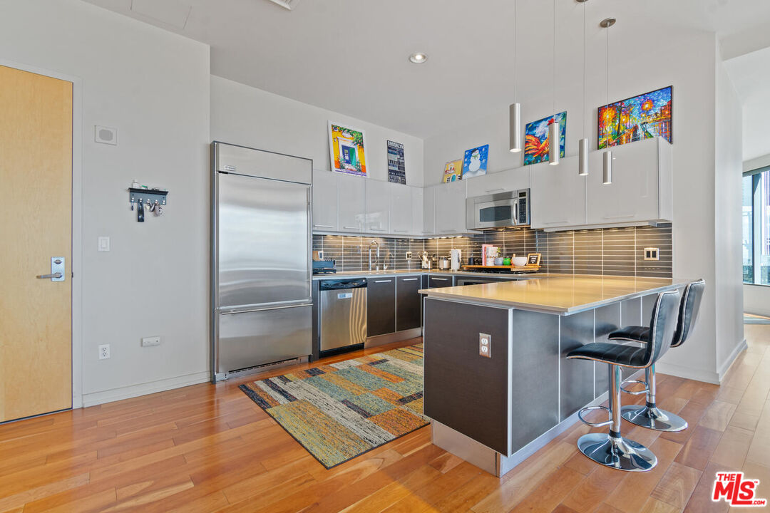 801 S Grand Ave Unit: 2007