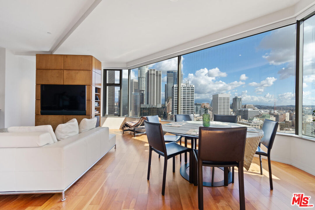 801 S Grand Ave Unit: 2007