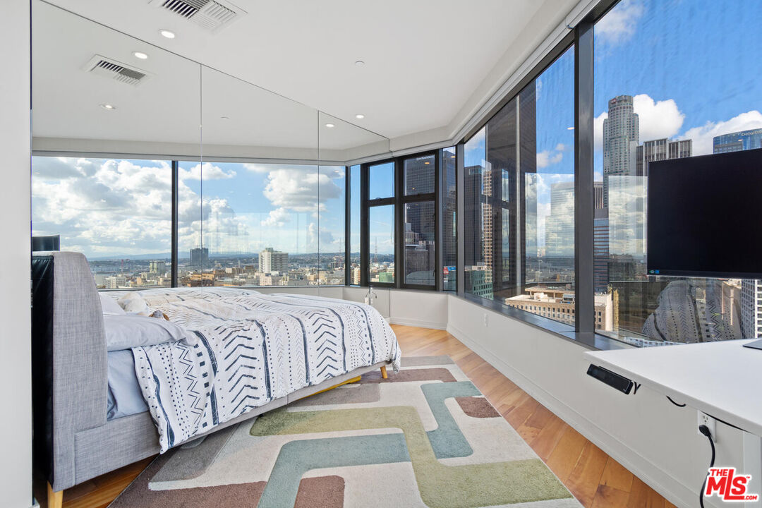 801 S Grand Ave Unit: 2007