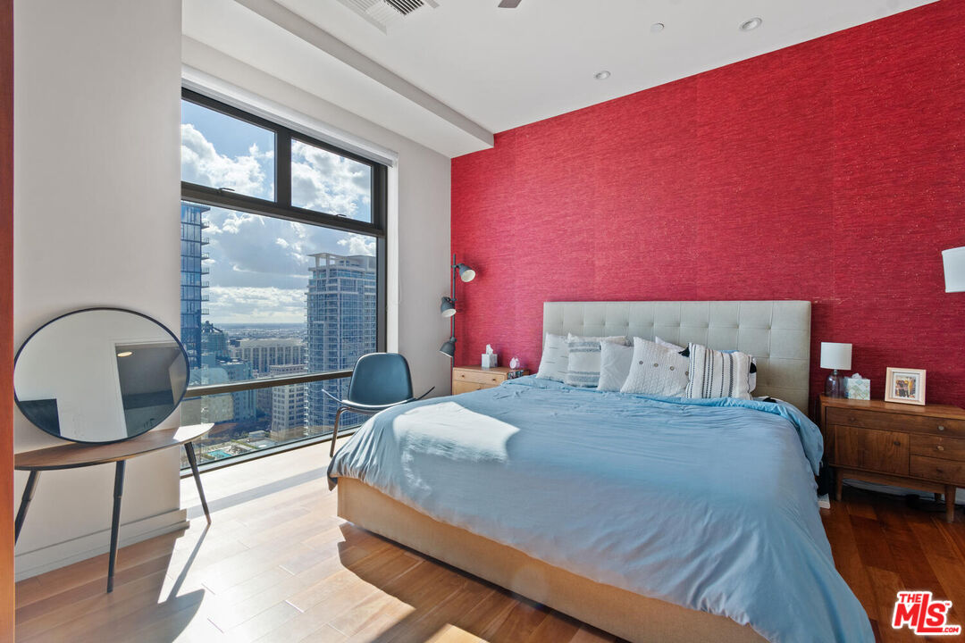 801 S Grand Ave Unit: 2007