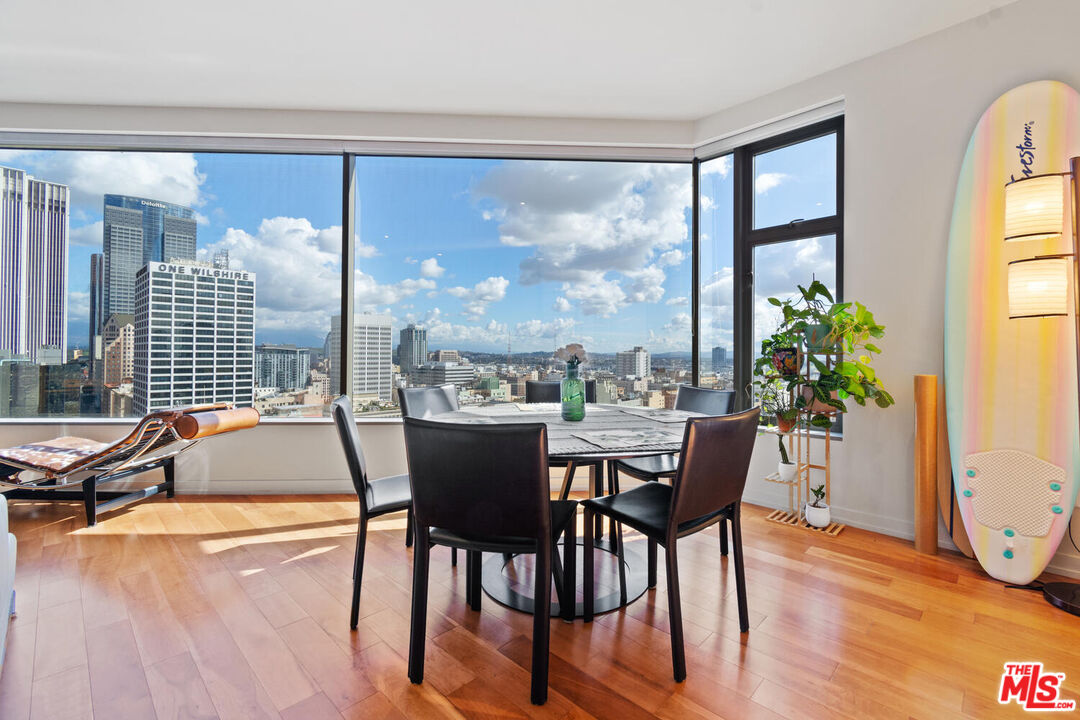 801 S Grand Ave Unit: 2007