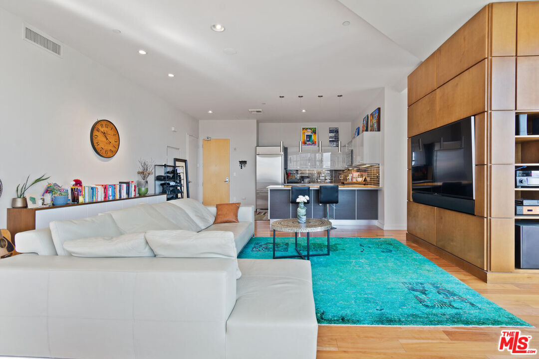 801 S Grand Ave Unit: 2007