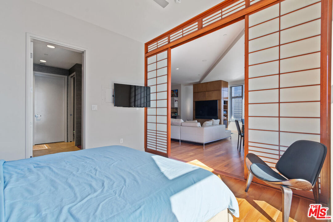 801 S Grand Ave Unit: 2007