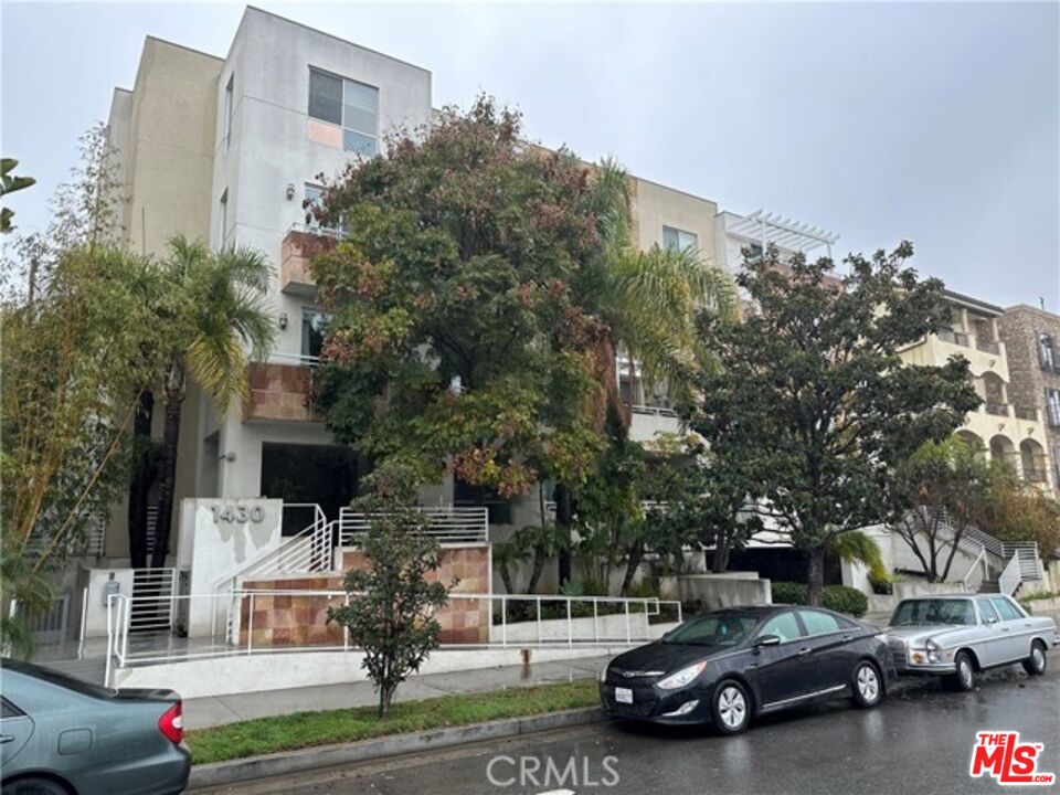 1430 S Beverly Glen Blvd Unit: 302