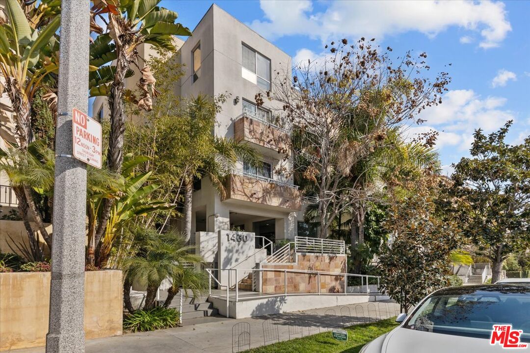 1430 S Beverly Glen Blvd Unit: 302