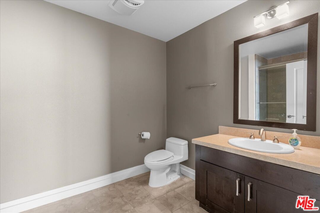 1430 S Beverly Glen Blvd Unit: 302