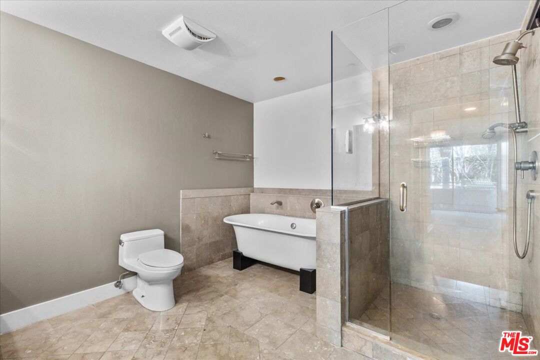1430 S Beverly Glen Blvd Unit: 302