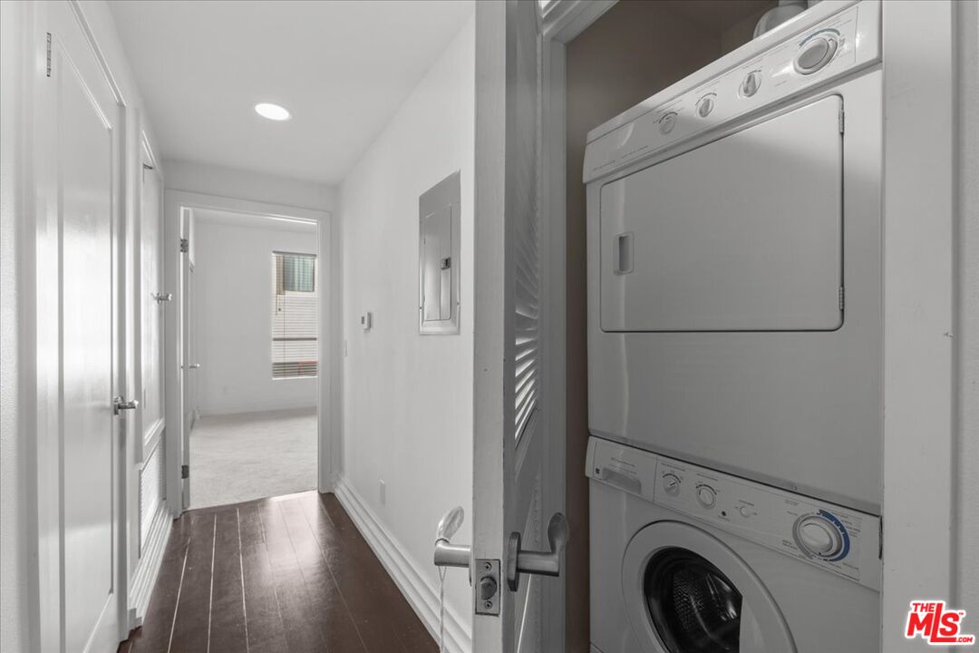 1430 S Beverly Glen Blvd Unit: 302