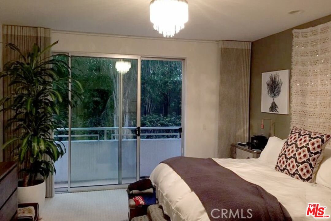 1430 S Beverly Glen Blvd Unit: 302