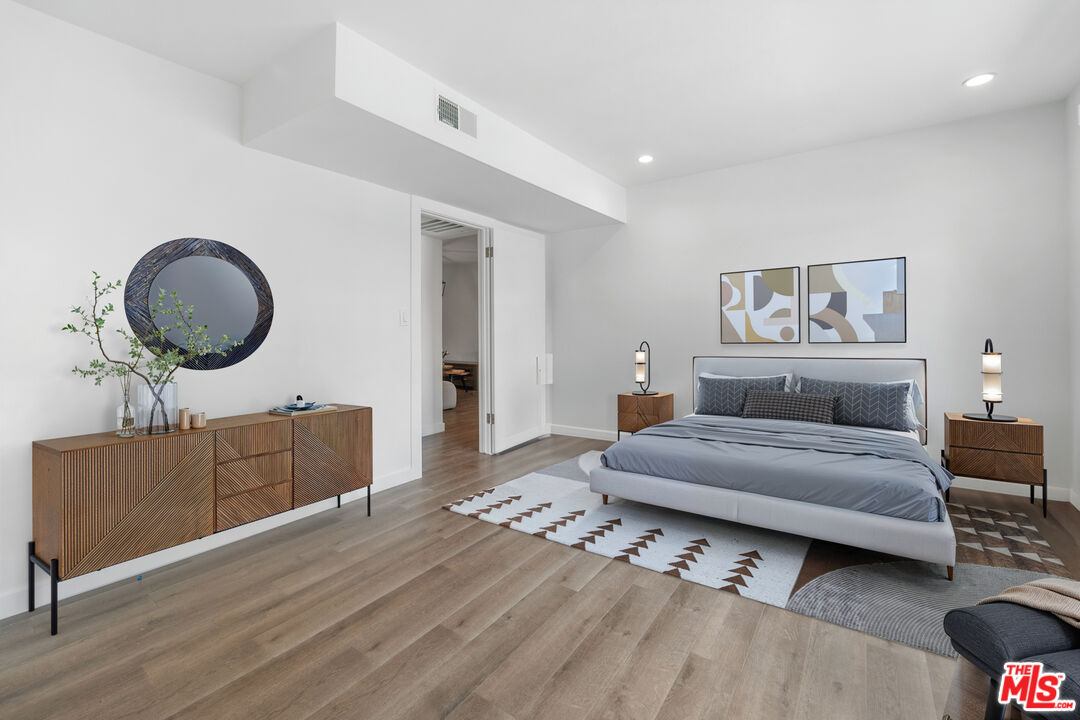 5414 Newcastle Ave Unit: 1