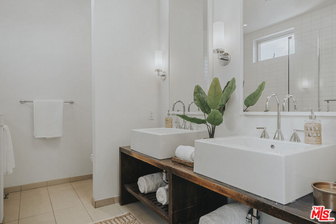940 E 2nd St Unit: 36