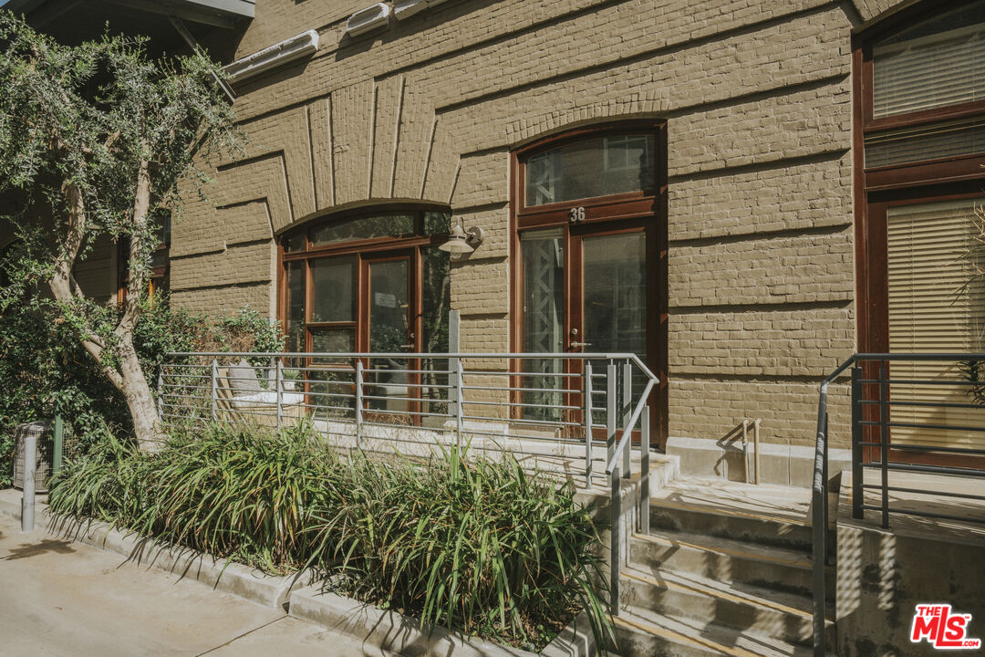 940 E 2nd St Unit: 36