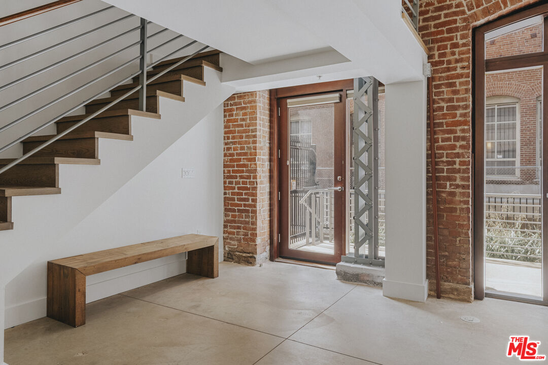 940 E 2nd St Unit: 36