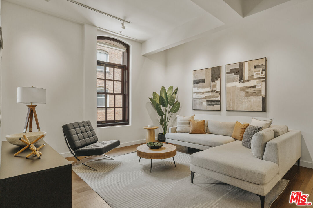 940 E 2nd St Unit: 36