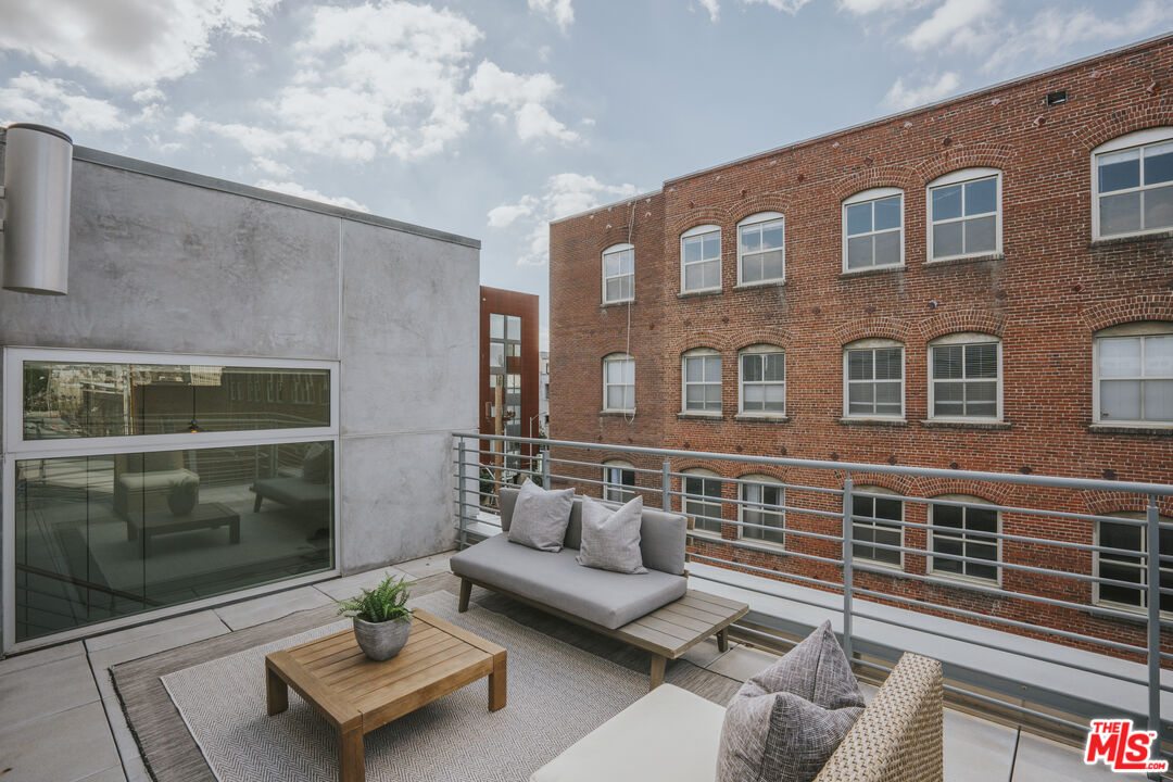 940 E 2nd St Unit: 36