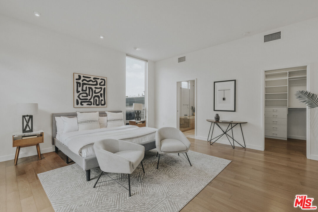 940 E 2nd St Unit: 36