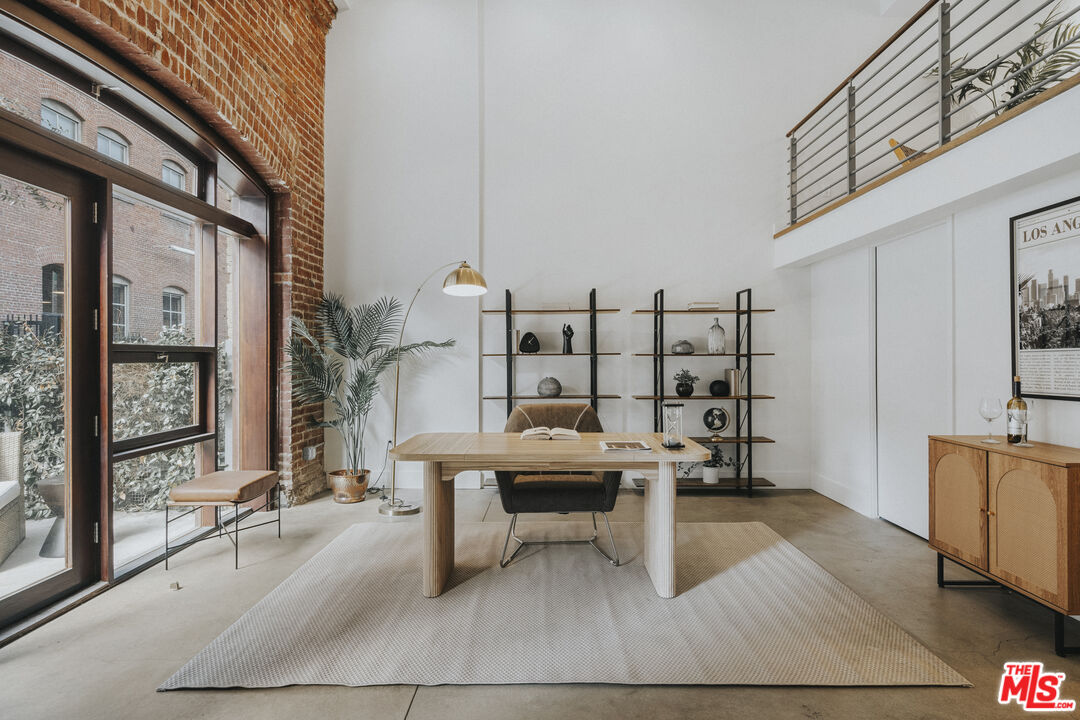 940 E 2nd St Unit: 36