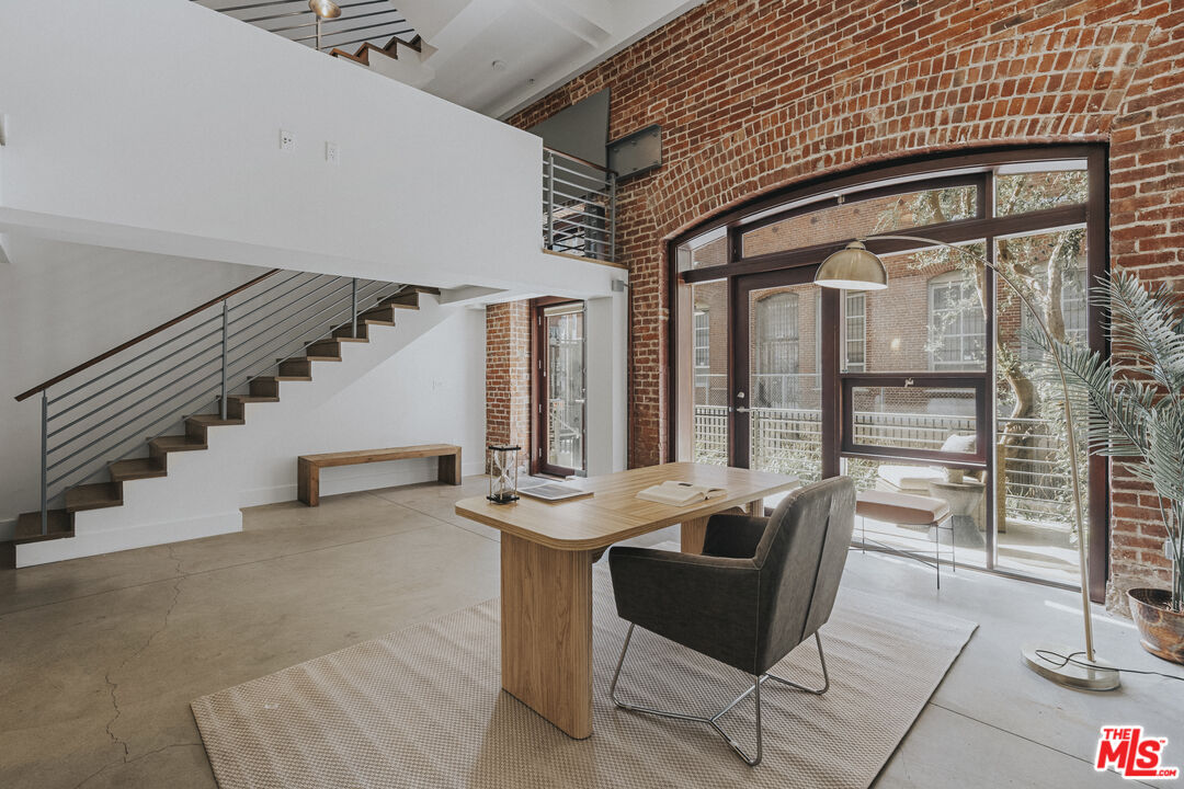 940 E 2nd St Unit: 36
