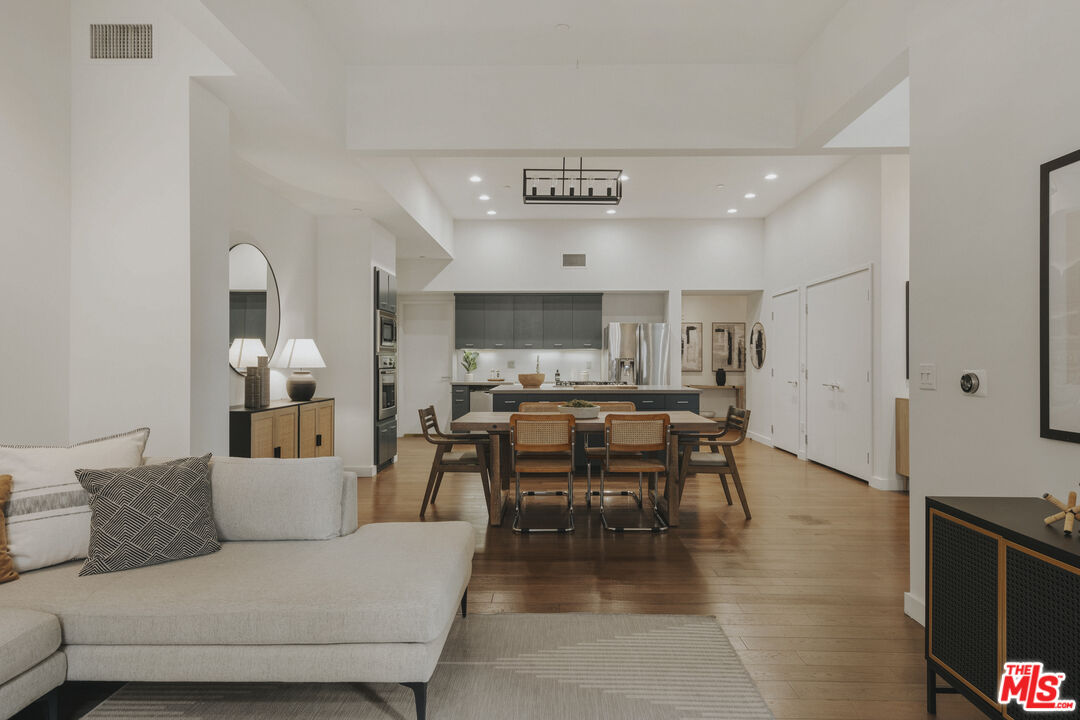 940 E 2nd St Unit: 36
