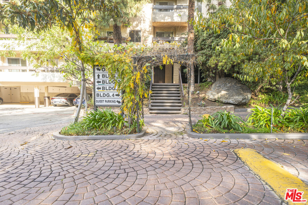 2700 Cahuenga Blvd Unit: 4121