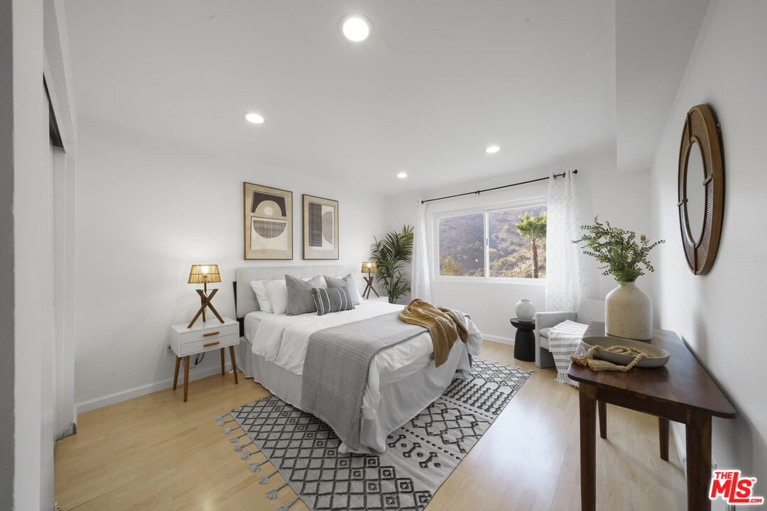 2700 Cahuenga Blvd Unit: 4121