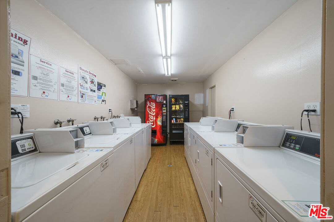 2700 Cahuenga Blvd Unit: 4121