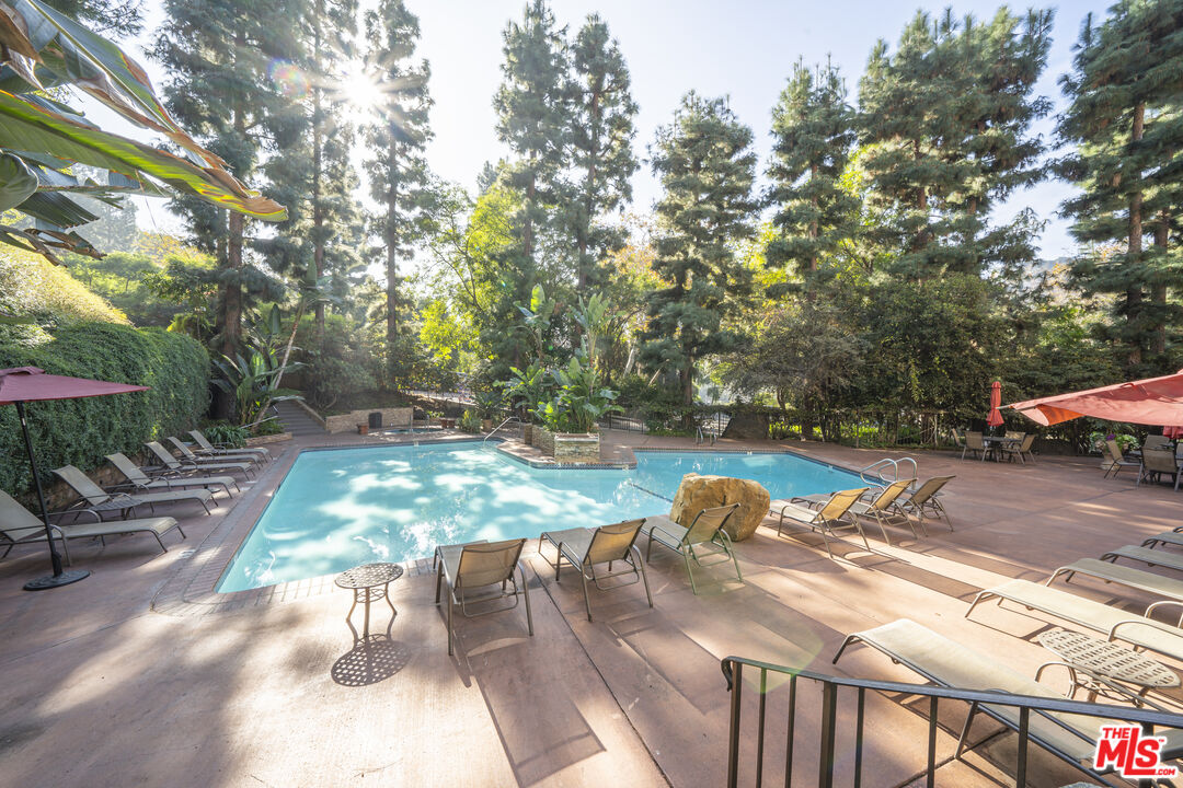 2700 Cahuenga Blvd Unit: 4121