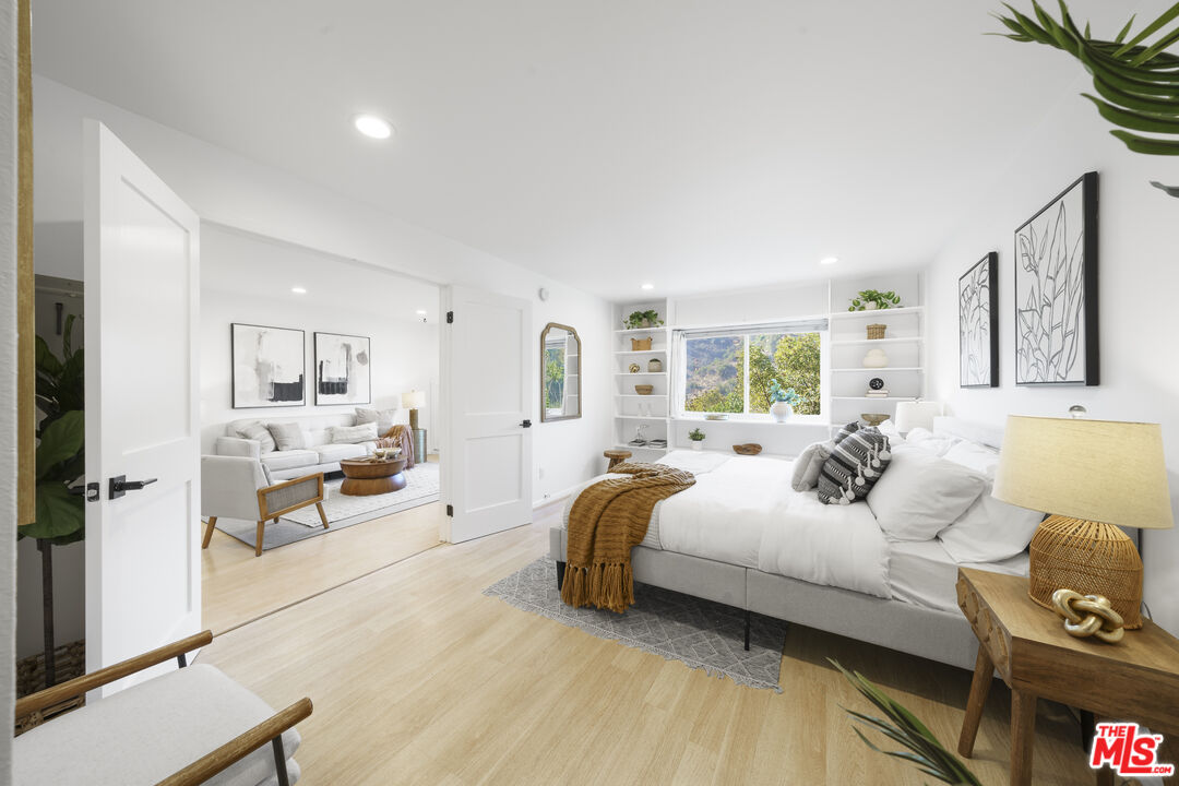 2700 Cahuenga Blvd Unit: 4121