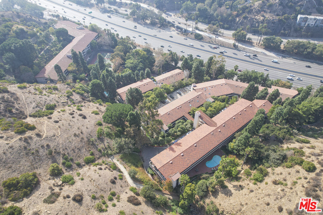 2700 Cahuenga Blvd Unit: 4121