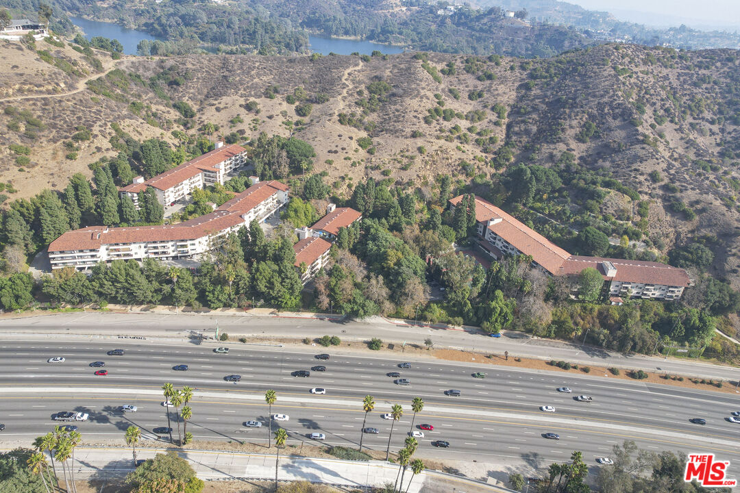 2700 Cahuenga Blvd Unit: 4121