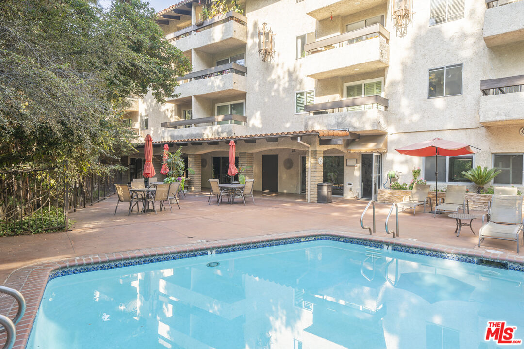 2700 Cahuenga Blvd Unit: 4121
