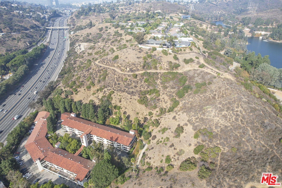 2700 Cahuenga Blvd Unit: 4121