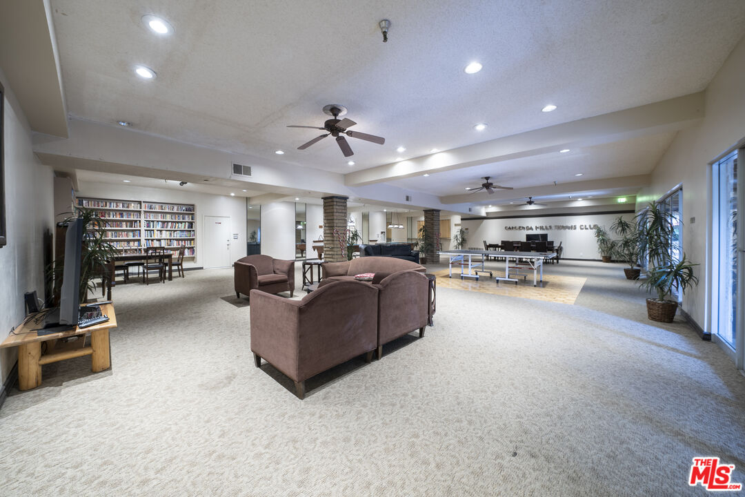 2700 Cahuenga Blvd Unit: 4121