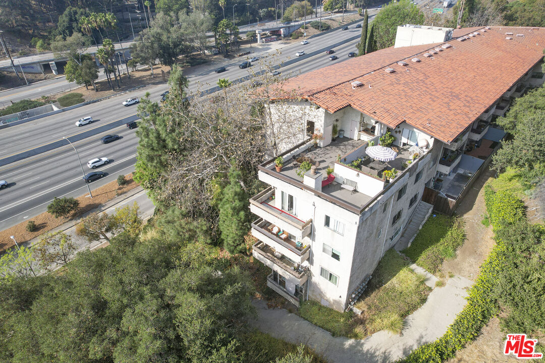 2700 Cahuenga Blvd Unit: 4121