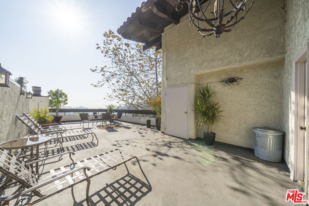 2700 Cahuenga Blvd Unit: 4121
