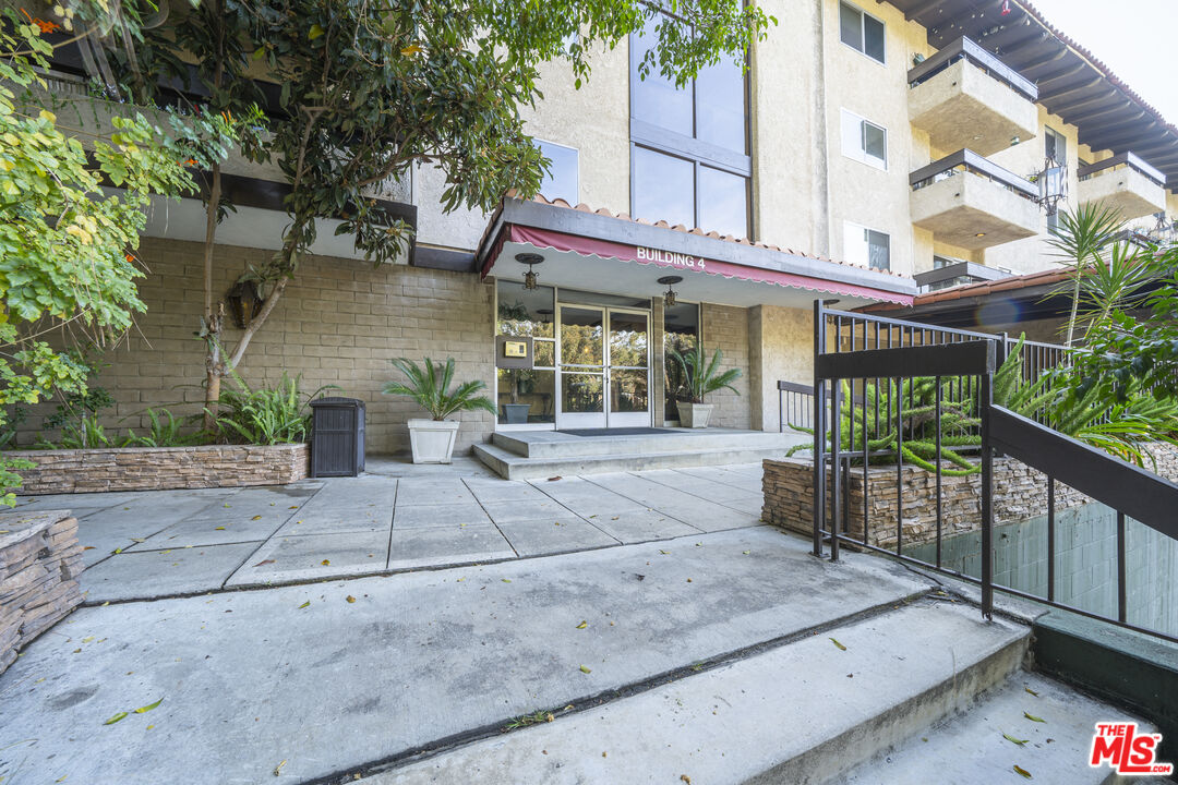 2700 Cahuenga Blvd Unit: 4121