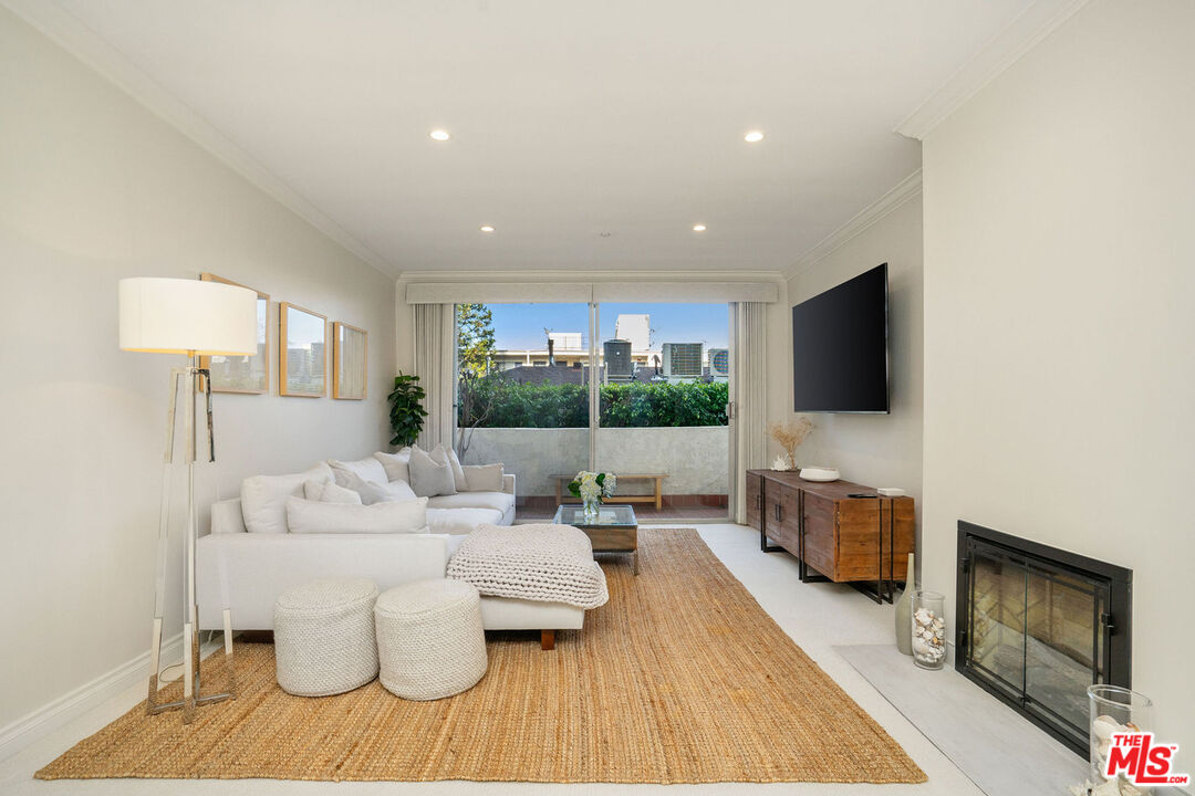 125 Montana Ave Unit: 204