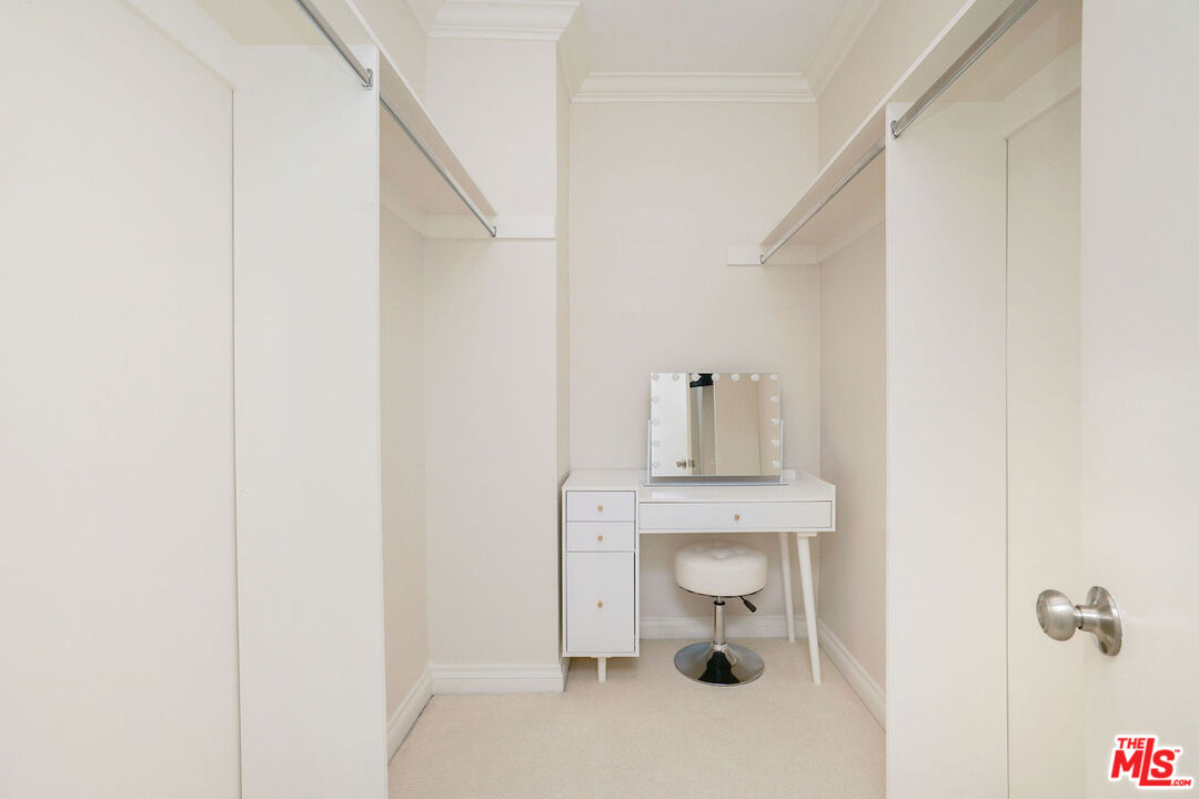 125 Montana Ave Unit: 204
