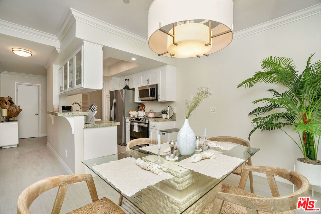125 Montana Ave Unit: 204