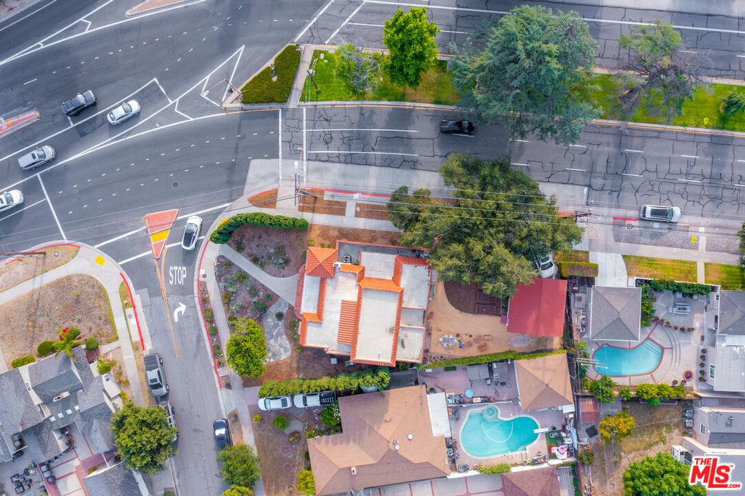 3201 Castera Ave